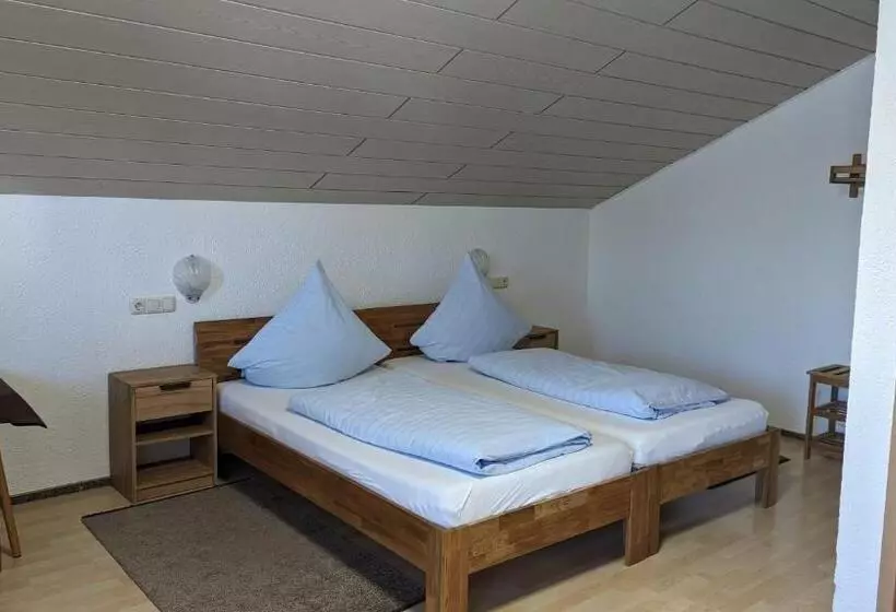 Majatalo Cafe Zum Toni