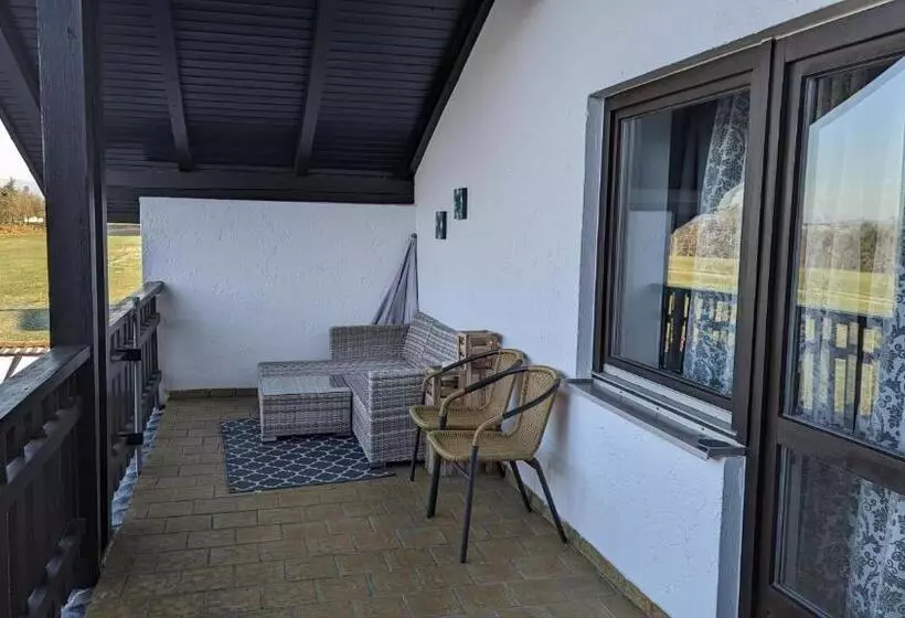 Majatalo Cafe Zum Toni