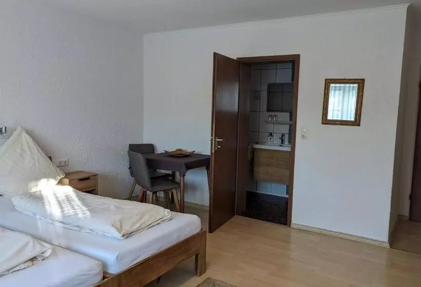 Majatalo Cafe Zum Toni