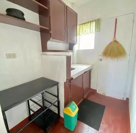 Majatalo La Casa Blanca Binoclutan Beach Resort