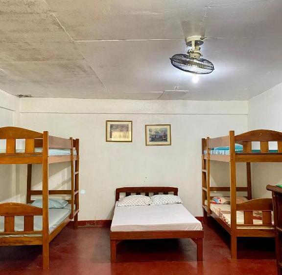 펜션 La Casa Blanca Binoclutan Beach Resort