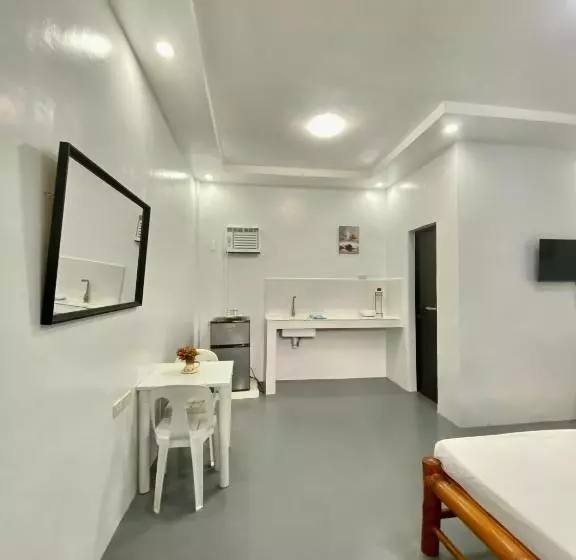 Majatalo La Casa Blanca Binoclutan Beach Resort