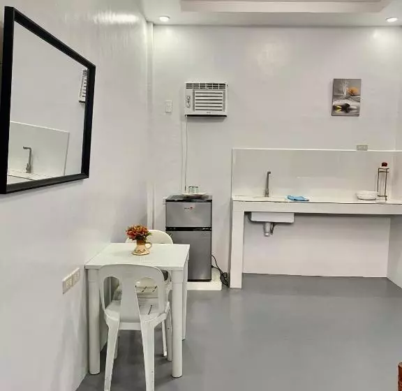 Majatalo La Casa Blanca Binoclutan Beach Resort