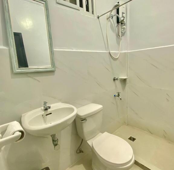 펜션 La Casa Blanca Binoclutan Beach Resort