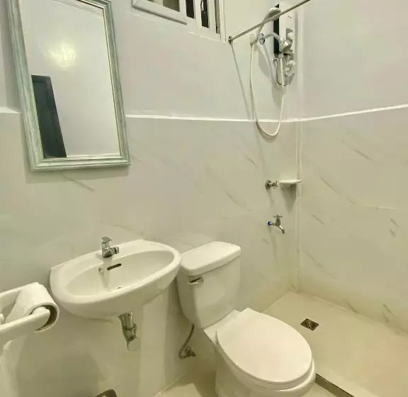 Majatalo La Casa Blanca Binoclutan Beach Resort