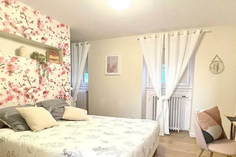 Majatalo Chambre Crémant   Maison Bossoreil