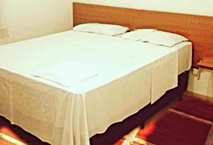 펜션 Royal Inn Spa & Pousada