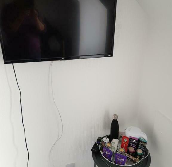 مبيت وإفطار The Cedars