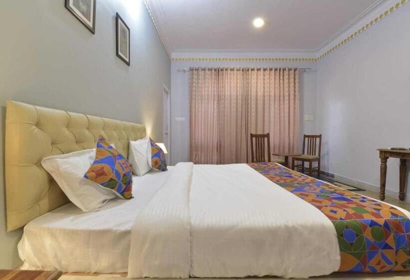 בית מלון כפרי Flagship The Castle Heritage Villa