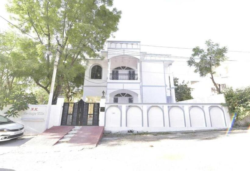 בית מלון כפרי Flagship The Castle Heritage Villa