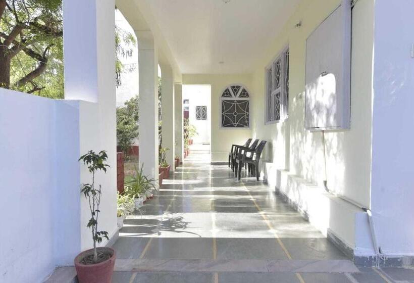 בית מלון כפרי Flagship The Castle Heritage Villa