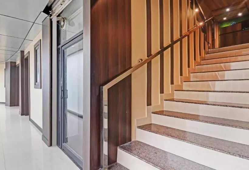 Itsy Hotels Sapphire Residency