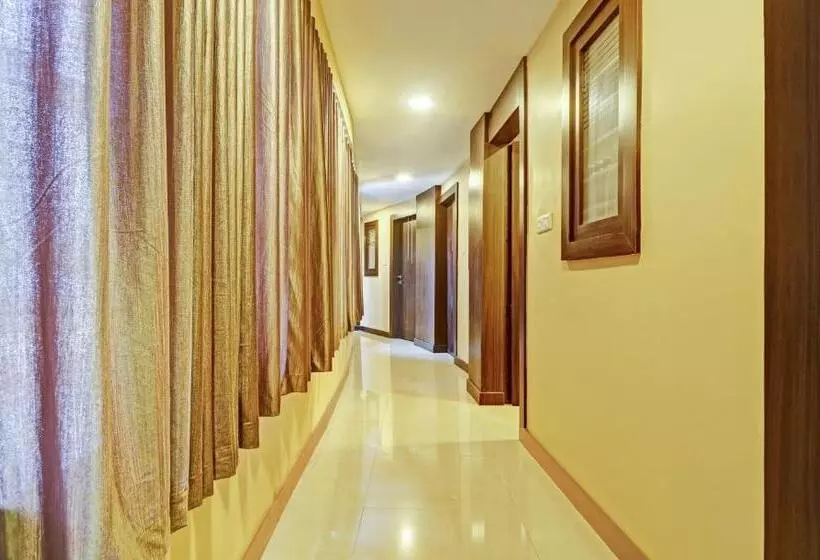 Itsy Hotels Sapphire Residency