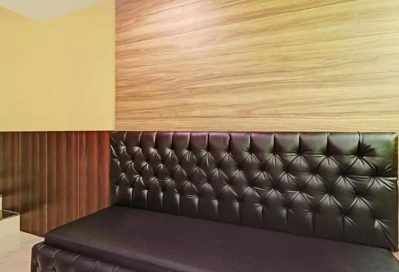 Itsy Hotels Sapphire Residency