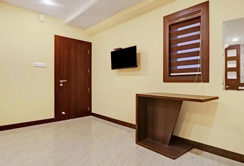 Itsy Hotels Sapphire Residency