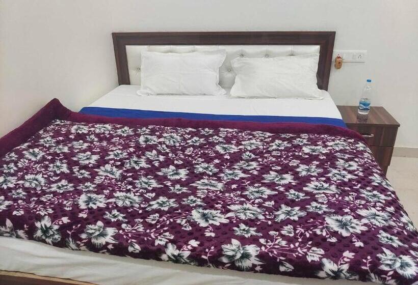 酒店 Oyo 70355  Shaurya