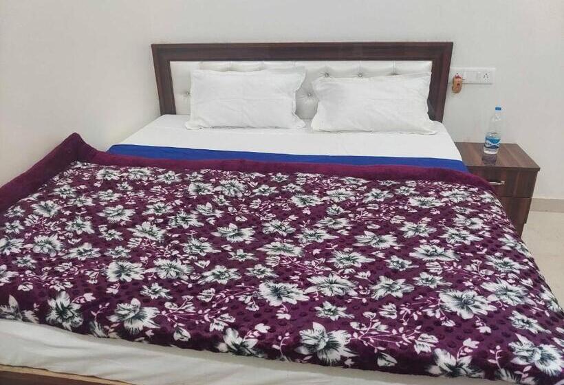 酒店 Oyo 70355  Shaurya