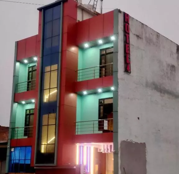 ホテル Oyo 70355  Shaurya