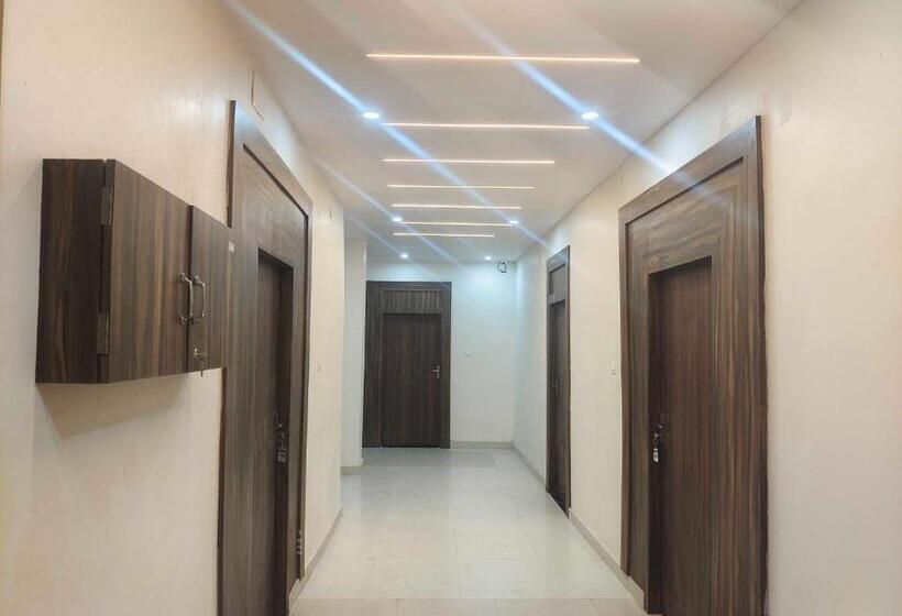 酒店 Oyo 70355  Shaurya