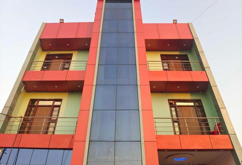 酒店 Oyo 70355  Shaurya