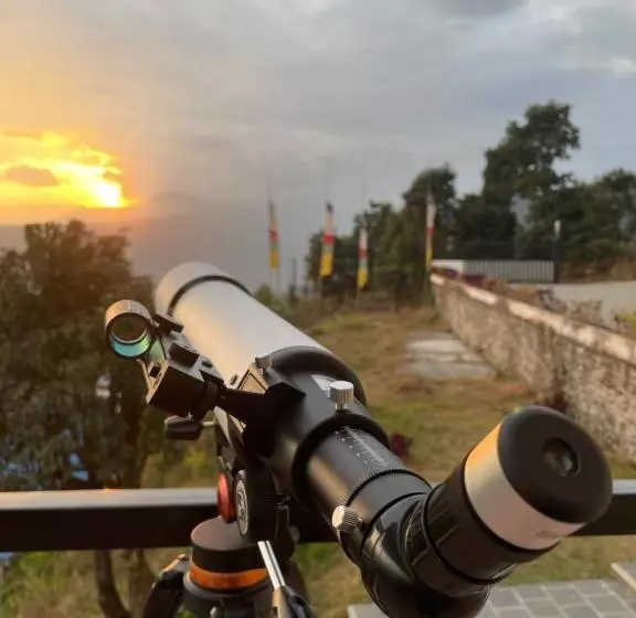هتل Pokharaeye