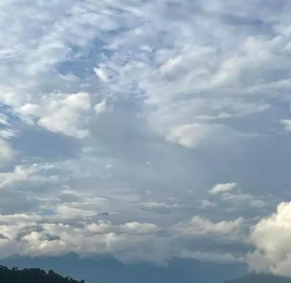 هتل Pokharaeye