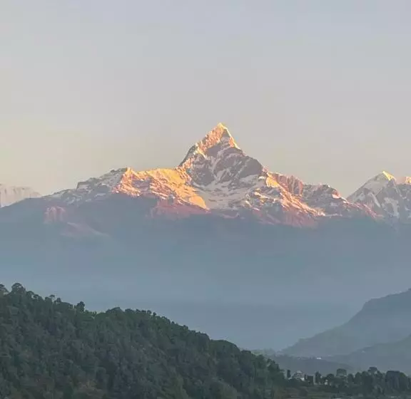 هتل Pokharaeye