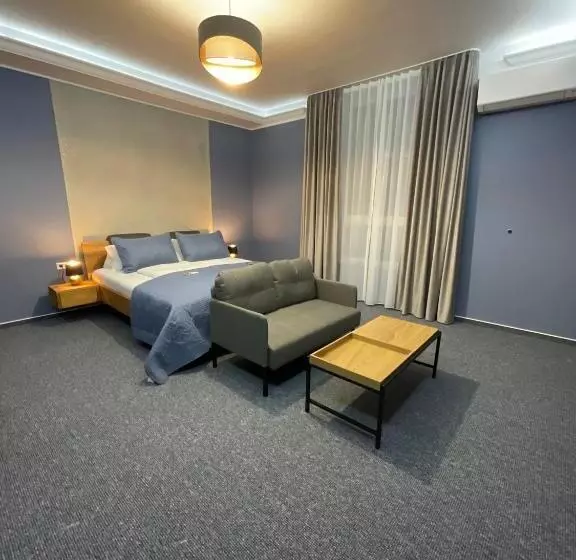 Hotelli Residenz Luxury Apartments, Klima, Kostenlose Parkplätze,netflix, Outlet 200 Meter