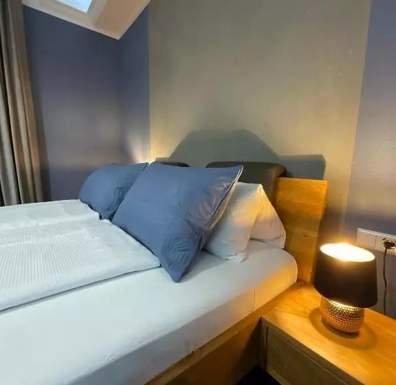 Hotelli Residenz Luxury Apartments, Klima, Kostenlose Parkplätze,netflix, Outlet 200 Meter