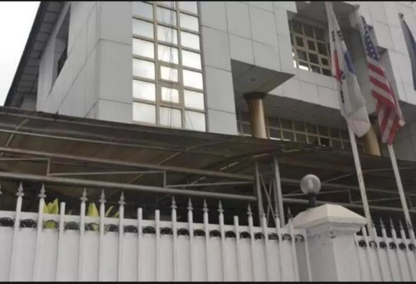 هتل Whitehouse Msquare