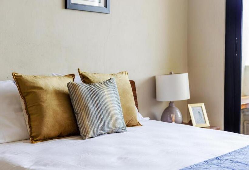 Huachinango By Homirent