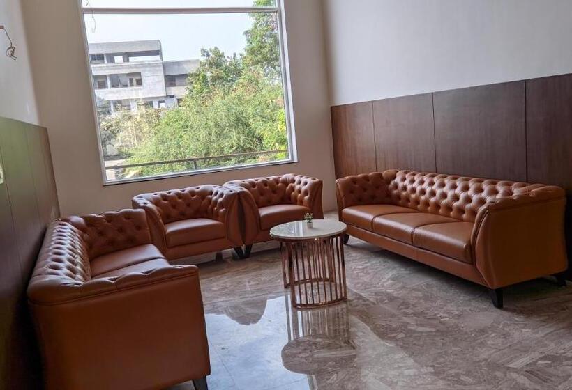 Mayur Belgaum Presidency Hotel & Spa 10 Kms From Belgaum Airport Ixg