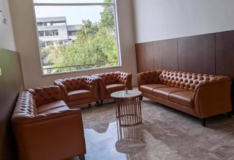 Mayur Belgaum Presidency Hotel & Spa   10 Kms From Belgaum Airport Ixg