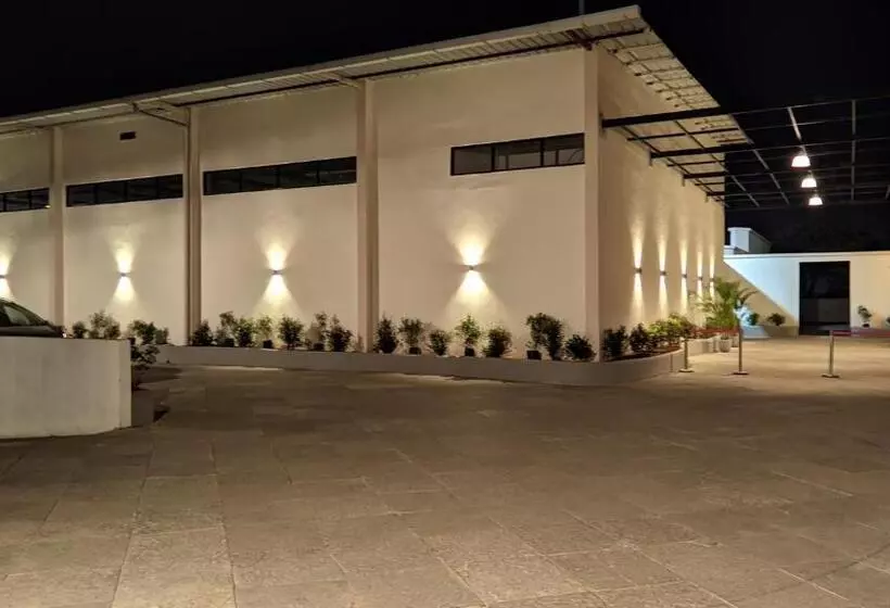 Mayur Belgaum Presidency Hotel & Spa   10 Kms From Belgaum Airport Ixg