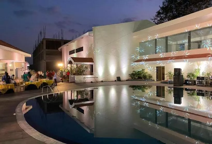 Mayur Belgaum Presidency Hotel & Spa   10 Kms From Belgaum Airport Ixg