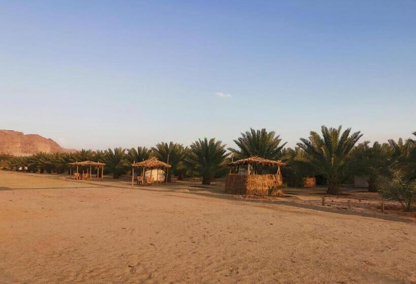 مُتل Almazham Camp Resort