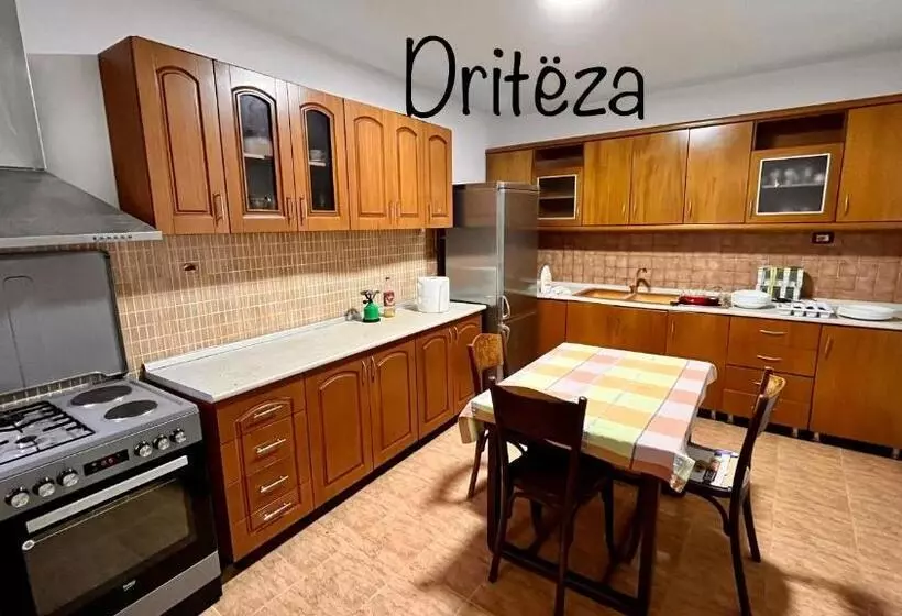 ペンション Dritëza