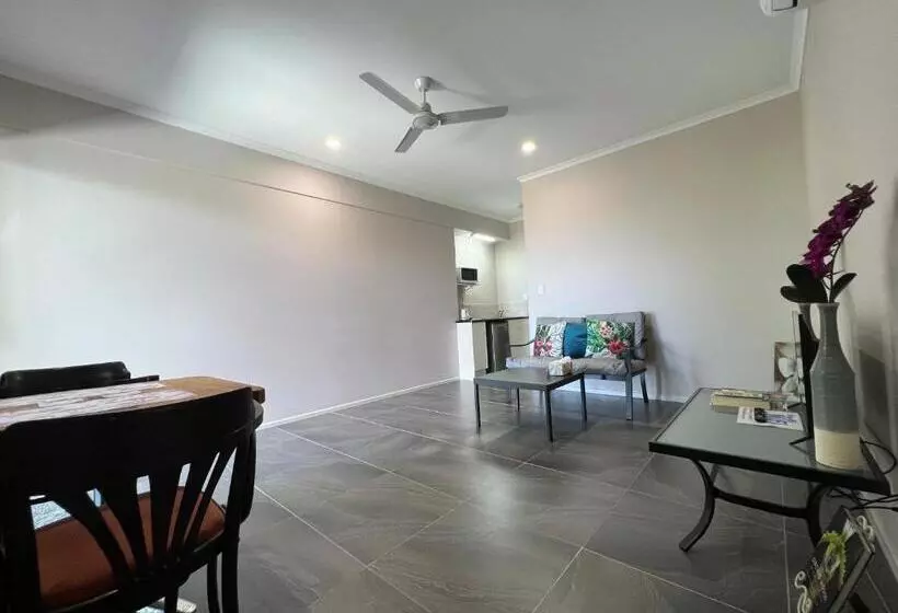 Aamiaismajoitus (B&B) The Orchid Suite   Apartment In Cooktown