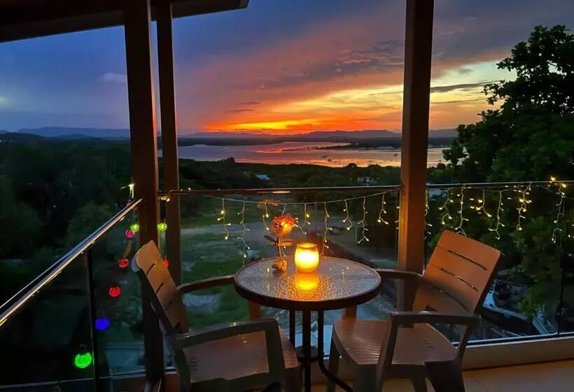 Aamiaismajoitus (B&B) The Orchid Suite   Apartment In Cooktown