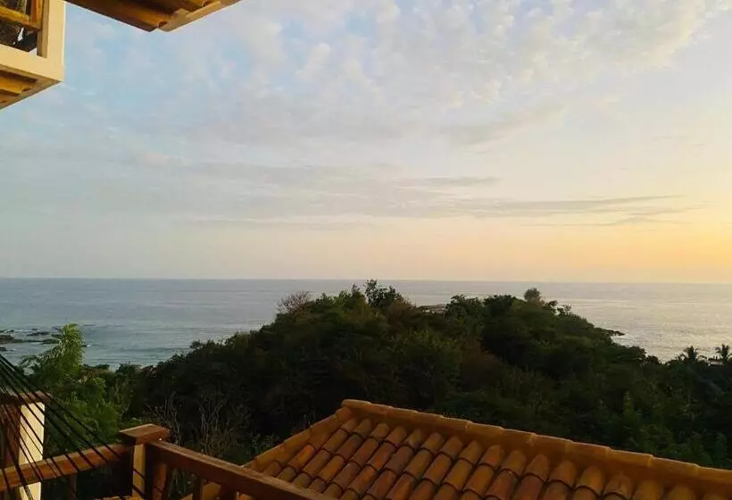 ホテル Cabañas Madre Tierra