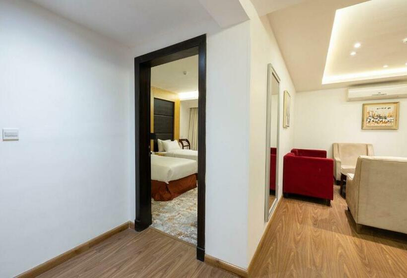 בית מלון כפרי Mira Business