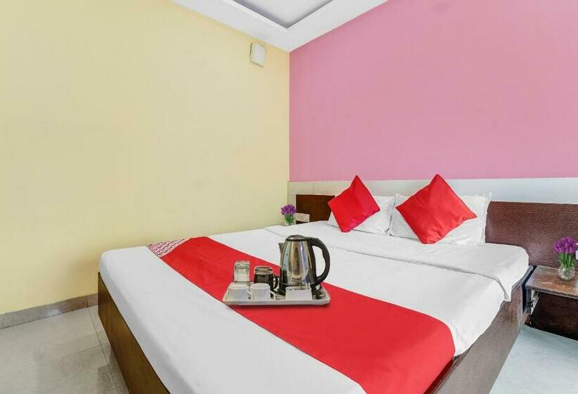 فندق Oyo 70365  Patil Palace