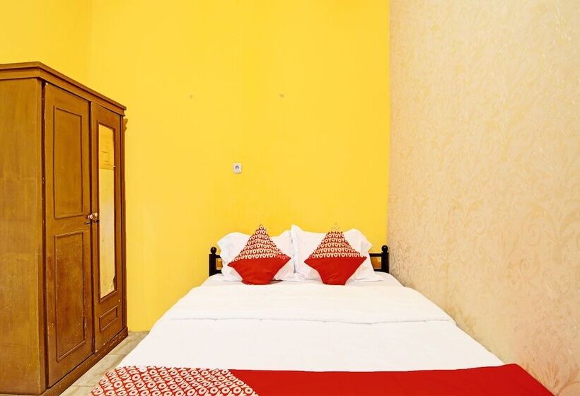 בית מלון כפרי Oyo 91921 Homestay Keluarga Syariah