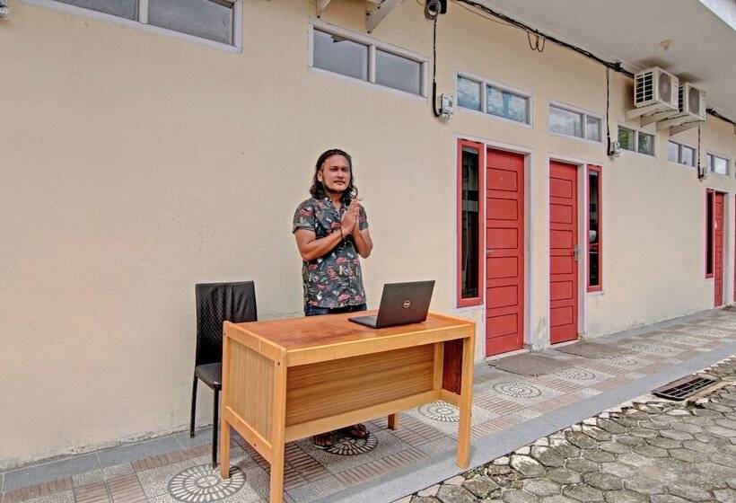 בית מלון כפרי Oyo 91921 Homestay Keluarga Syariah