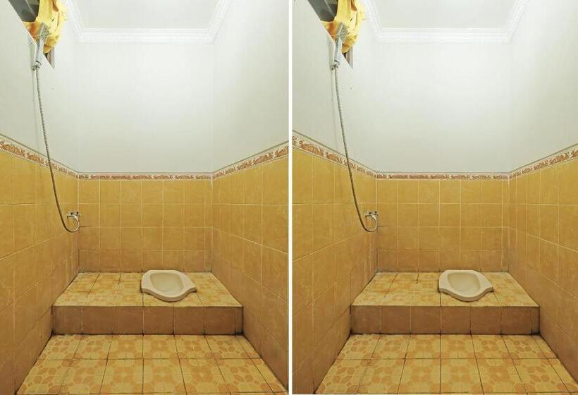 Spot On 91930 Hotel Citra Dewi 4 Manunggal