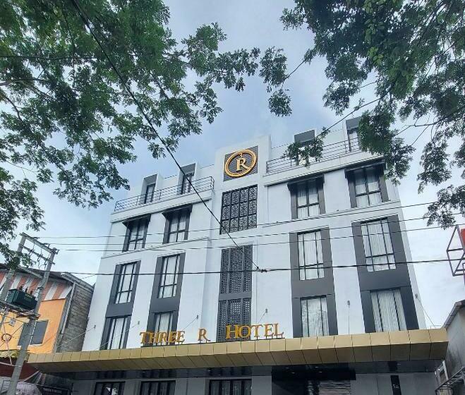 Hotel Three R