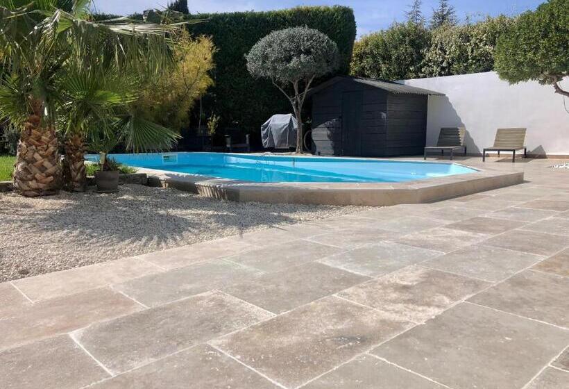 پانسیون L Arbousier