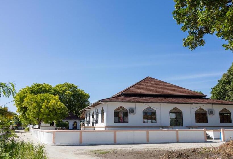 Pensjonat Lvis Village