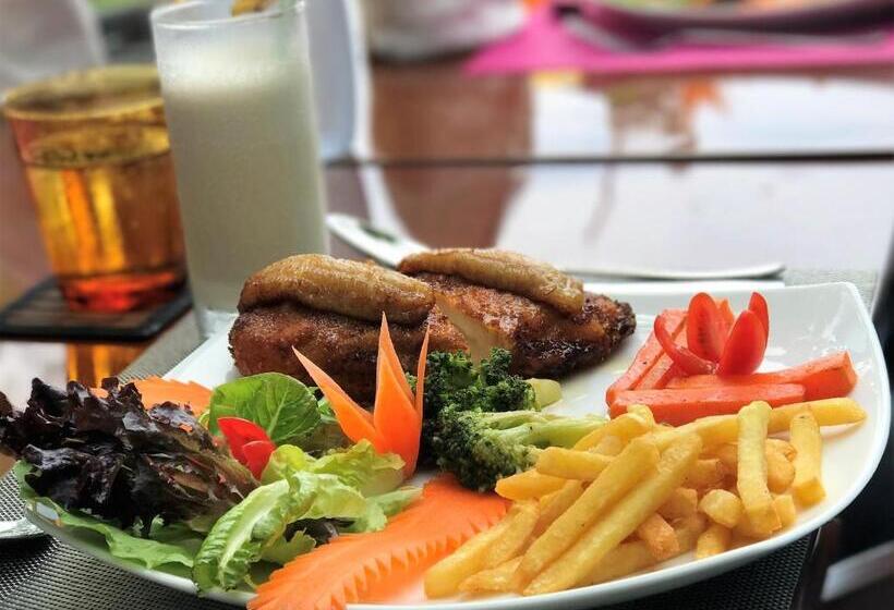 Pensjonat Lvis Village