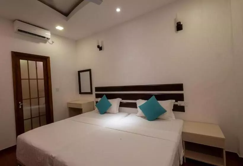 پانسیون Lvis Village